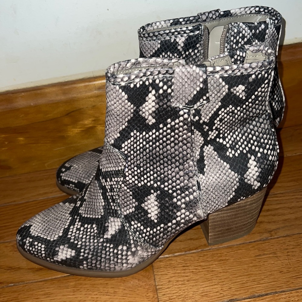 Snake boots